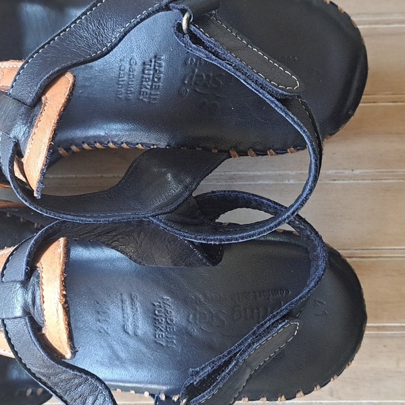 Spring Step Amuna Leather T-Strap Navy Floral Design Wedge Heel Comfy Sandals - Picture 3 of 12